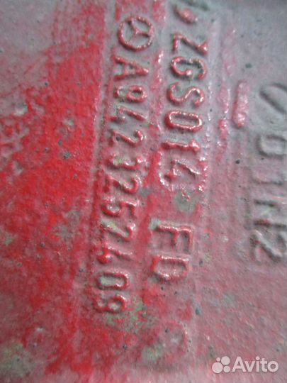 Кронштейн реактивной тяги левый Mercedes-Benz A942