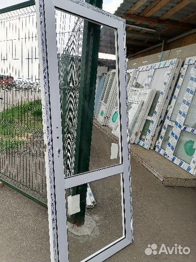 Двери. Алюминиевая дверь новая