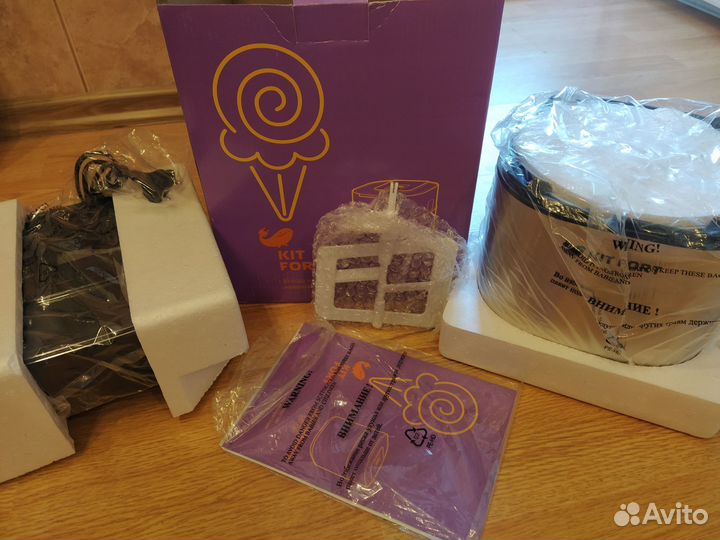 Мороженица KitFort кт-1805, 9.5Вт, 1500мл, серебри