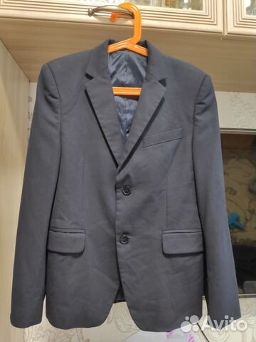 Пиджак,жилет и рубашки для школы р-ры 140-152