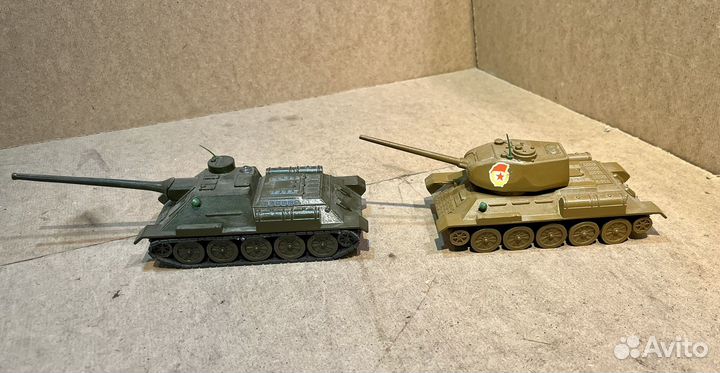 Модель танка т34 и су100