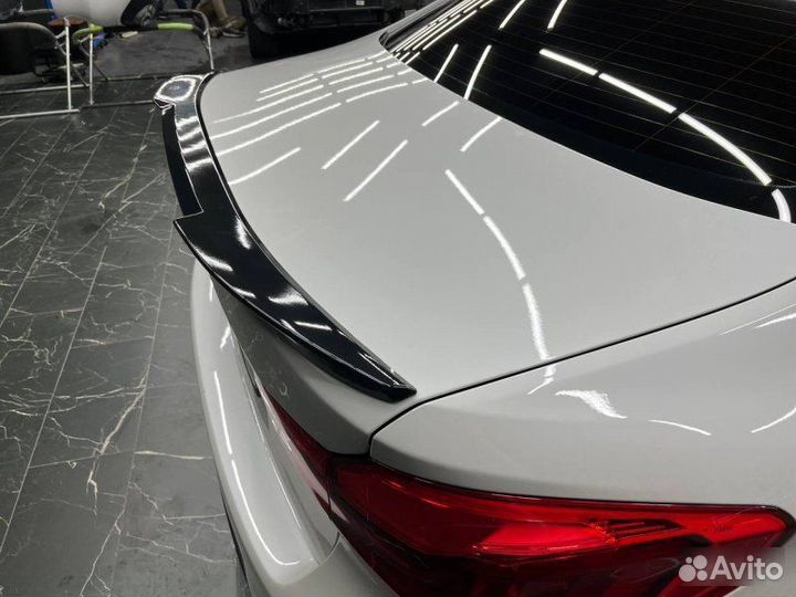 Спойлер M4 Style черный глянец на BMW 5 series G30