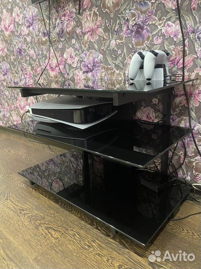 Стеклянная тумба