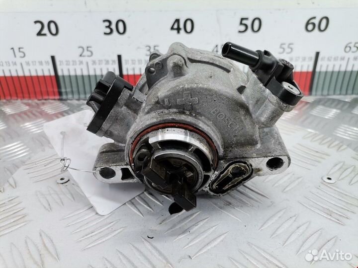 Насос вакуумный Volvo V60 рест. 2014