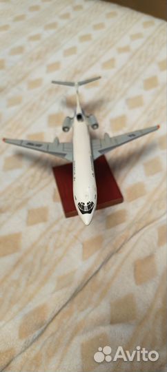Модель самолета Ту154М