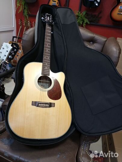 Электроакустическая гитара Cort MR500E