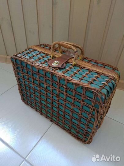 Набор посуды для пикника. Хороший подарок