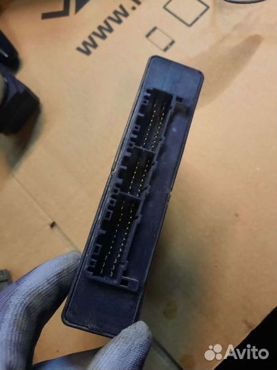 Блок управления АКПП Mitsubishi L200 KB4T 4D56