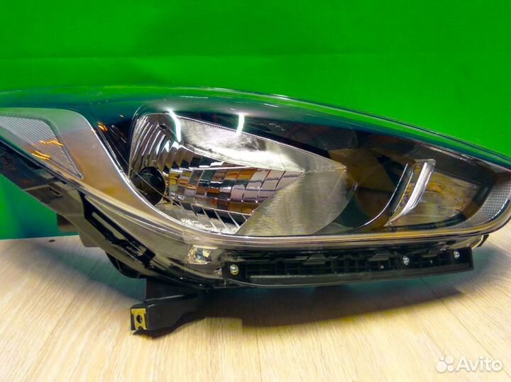 Фара правая Hyundai Solaris 2017