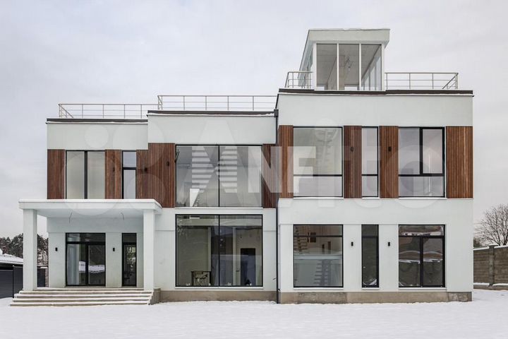 Дом 400 м² на участке 11 сот.