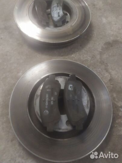 Тормозные диски и колодки Пежо 307/Ситроен C4