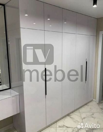 Встраиваемый шкаф