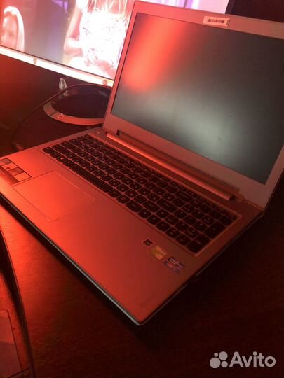 Игровой ноутбук Lenovo Core i7, 16гб, 4 ядра, SSD