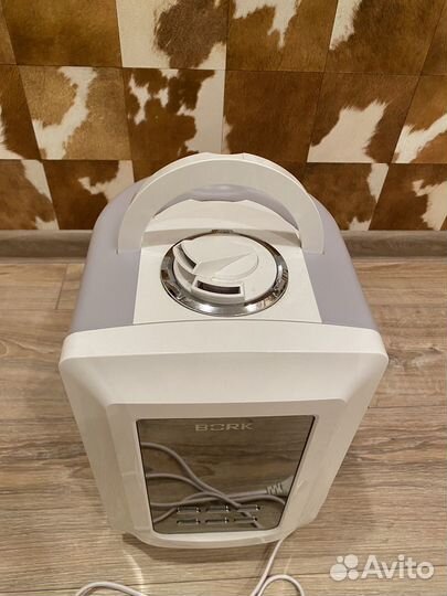 Увлажнитель Bork H501