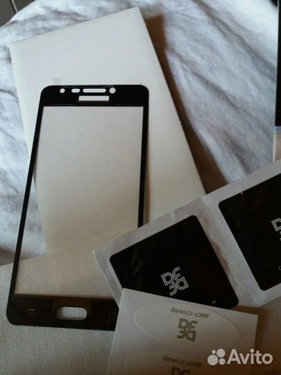 Закаленное стекло на телефон