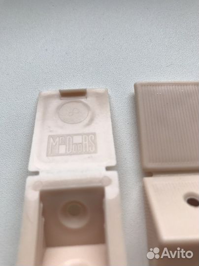 Уголок мебельный пластиковый mrdoors