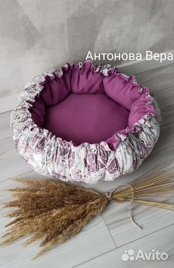 Различные лежаки для собак и кошек