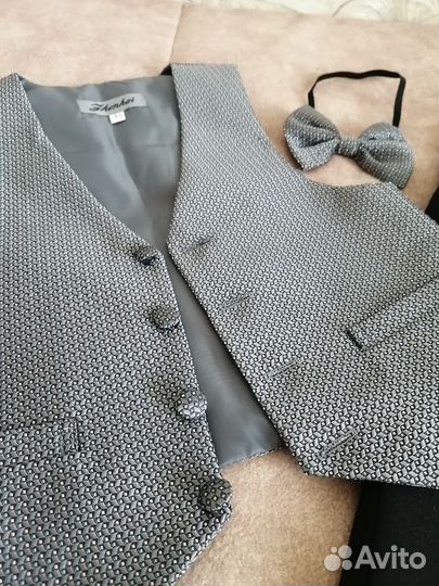 Нарядный костюм с бабочкой для мальчика