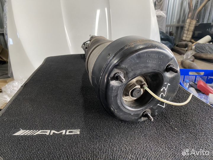 Пневмостойка передняя левая Mercedes Benz W221