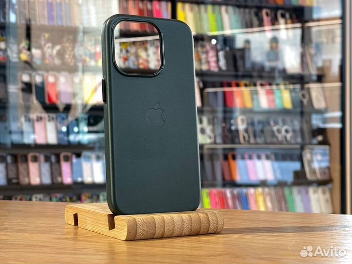 Чехол на iPhone 15 pro leather case