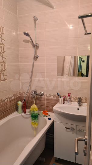 2-к. квартира, 56 м², 3/3 эт.