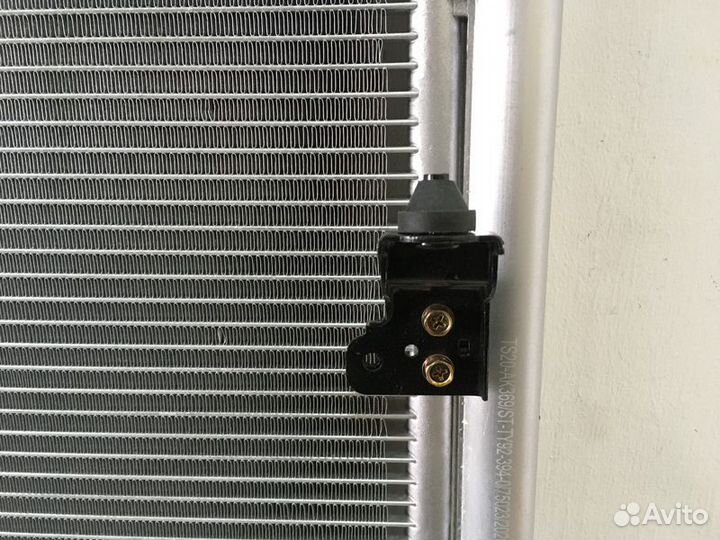 Радиатор кондиционера Тойота Ленд Крузер 200 07