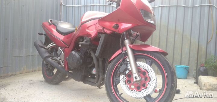 Suzuki RF 400 VC красноголовый
