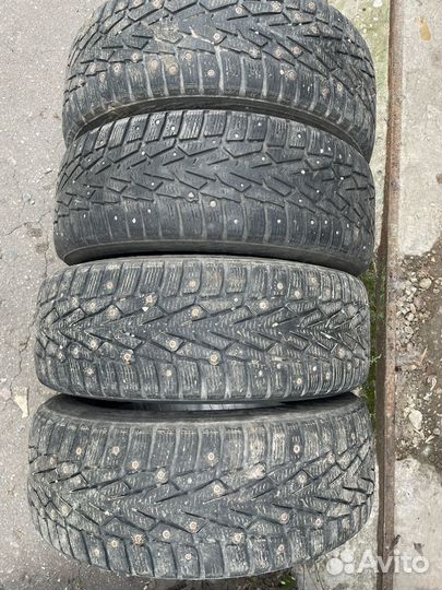 Nokian Tyres Hakkapeliitta 7 215/65 R16 102