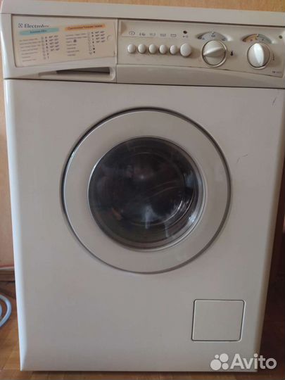 Стиральная машина Electrolux EW 1062 S на запчасти