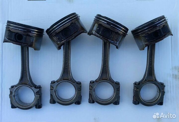 Поршень с шатуном Nissan Note 1.4