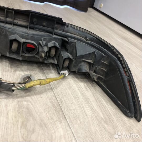Прдается левая задняя фара на марк 2 90 кузов