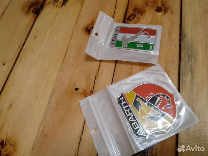 Шильдики для итальянских авто