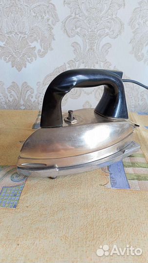 Утюг старинный электрический винтажный