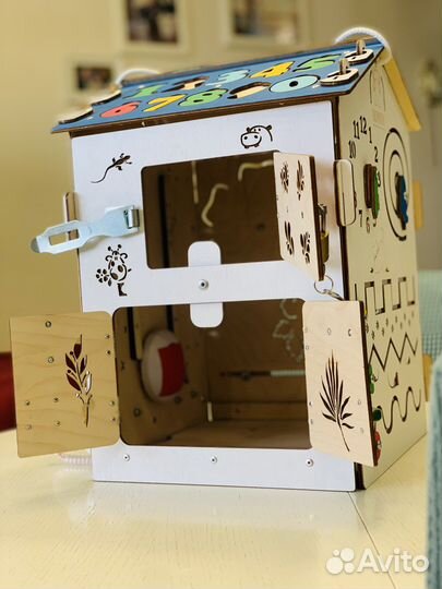 Бизиборд Домик развивающий busymotik