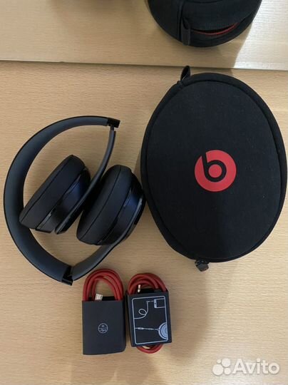 Беспроводные наушники Beats solo