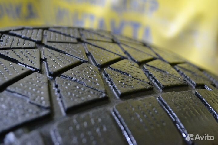 Bridgestone Blizzak DM-V2 235/65 R17