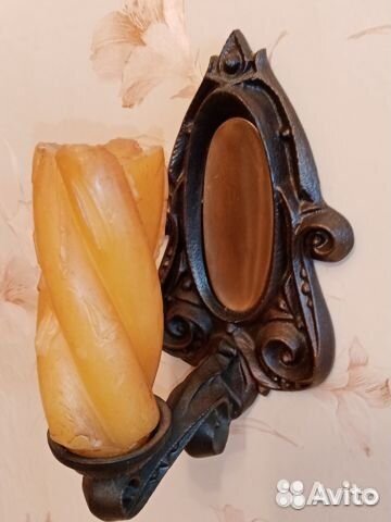 Винтажное зеркало с подсвечниками