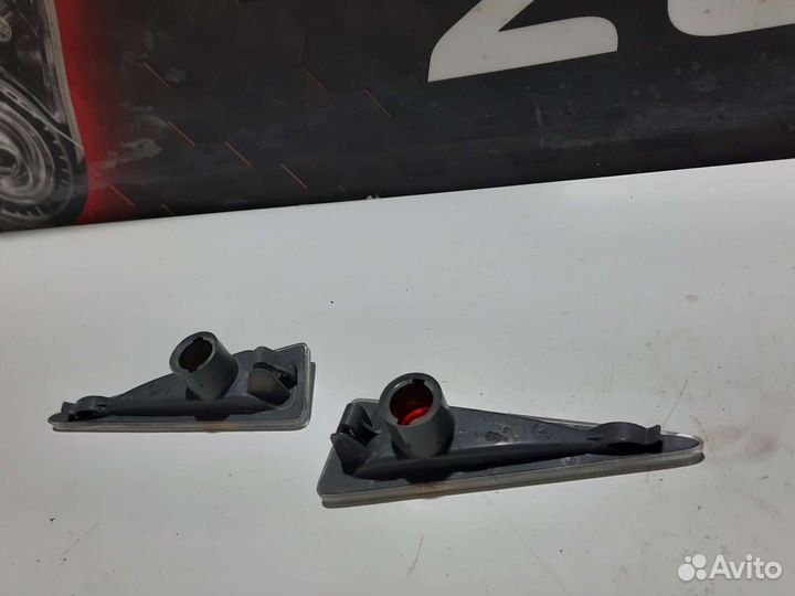 Повторитель поворотов на крыло Renault Megane 2