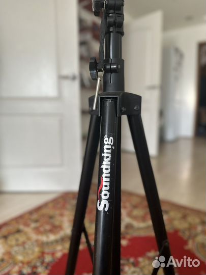 Стойка для акустики soundking DB012B