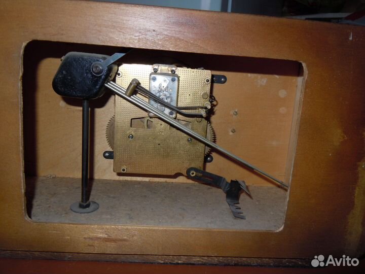 Часы Янтарь