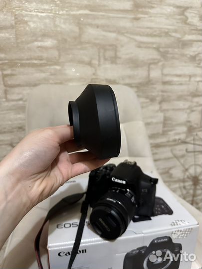 Зеркальный Фотоаппарат canon 850D