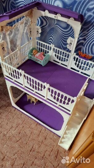 Кукольный домик с мебелью