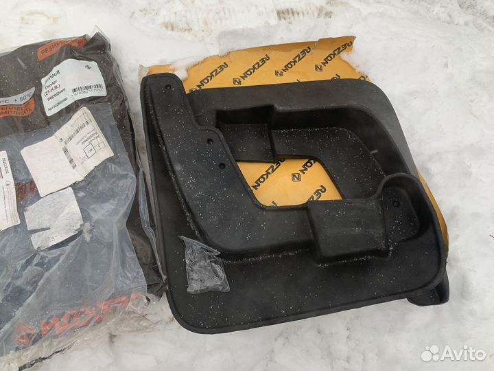 Новые передние брызговики на Renault Duster 2