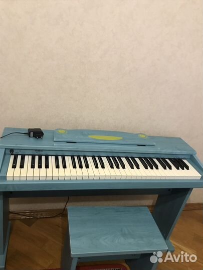 Цифровое пианино на 61 клавишу