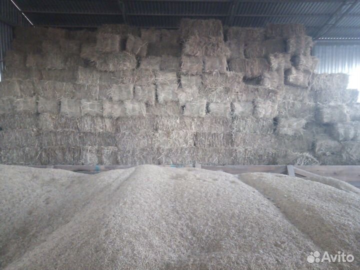 Сено луговое в тюках