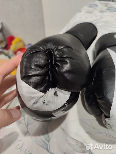 Боксерские перчатки