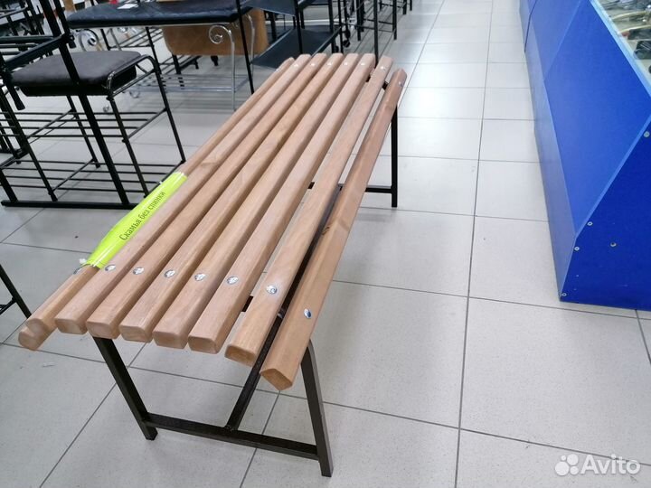 Садовая скамья без спинки