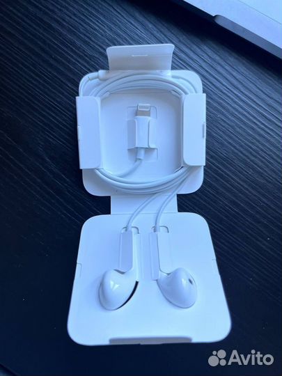 Наушники проводные Apple EarPods Lightning