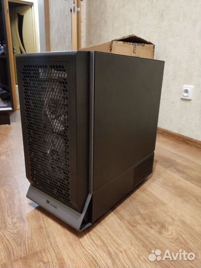 Компьютерный корпус Thermaltake Ceres 300 Tg