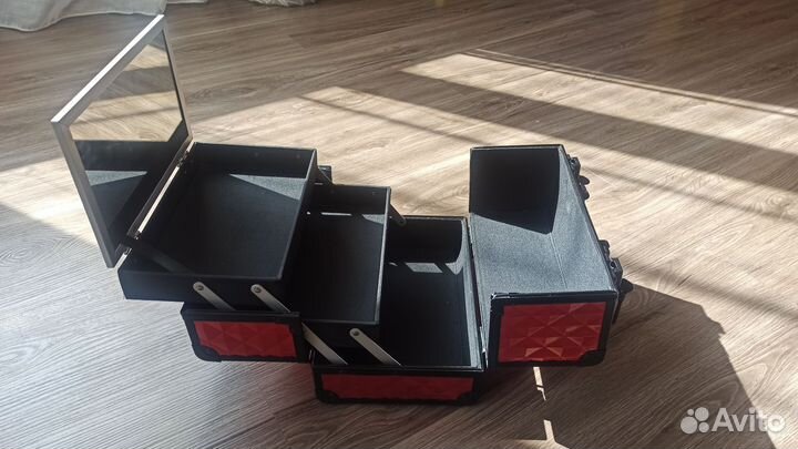 Сундук для хранения косметики